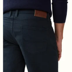 Men R.M. Williams Nicholson Short