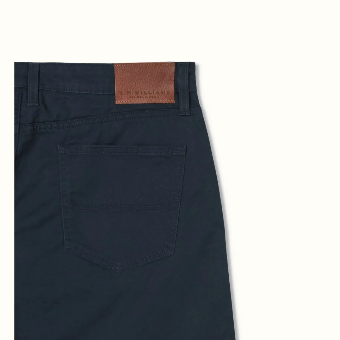 Men R.M. Williams Nicholson Short